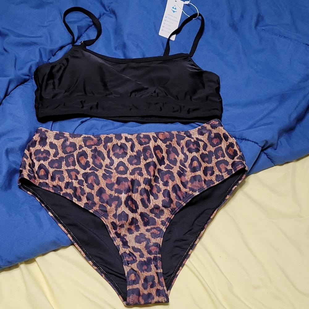 Animal print high wasted bikini size L